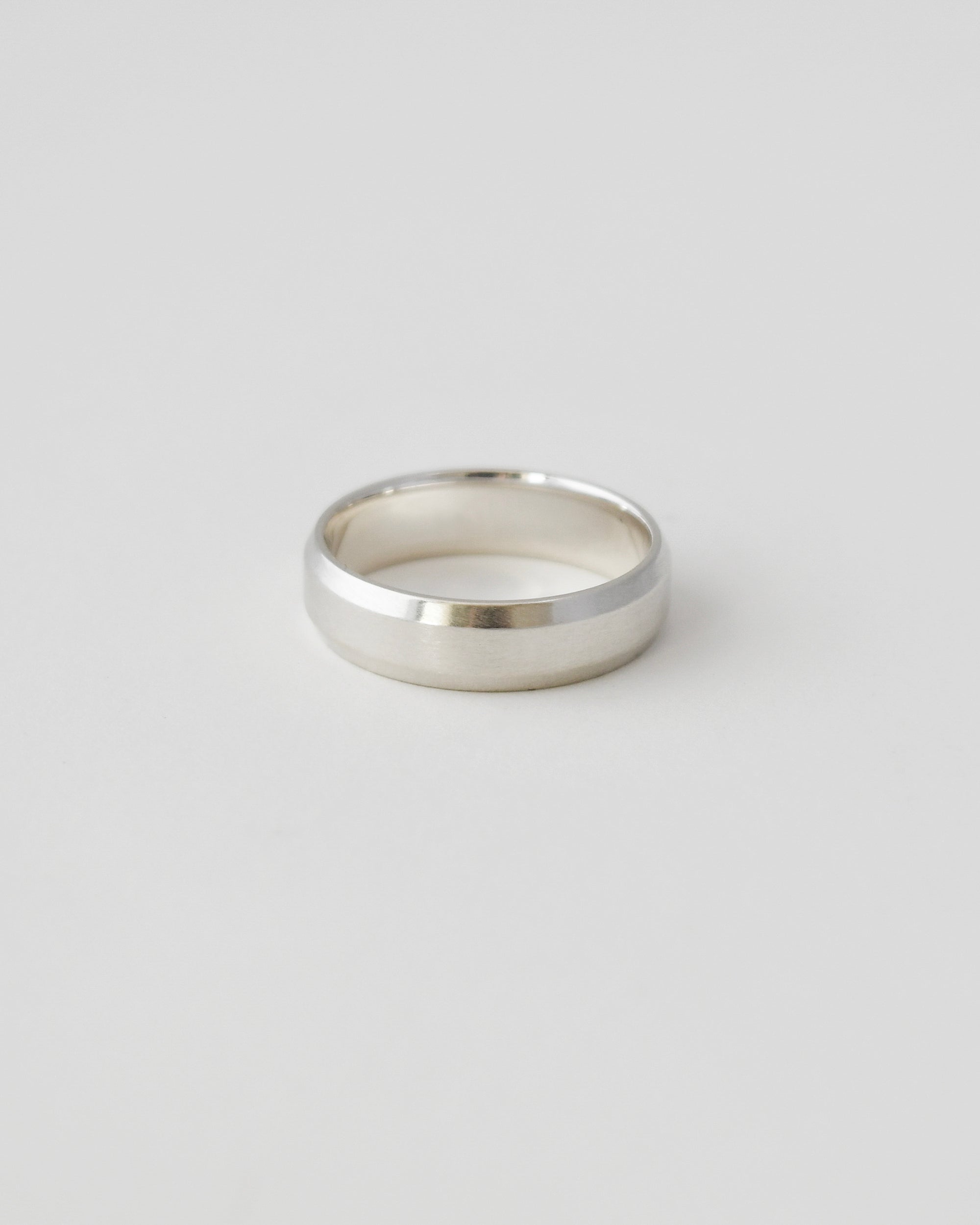 BEVELED EDGE BAND | 6MM
