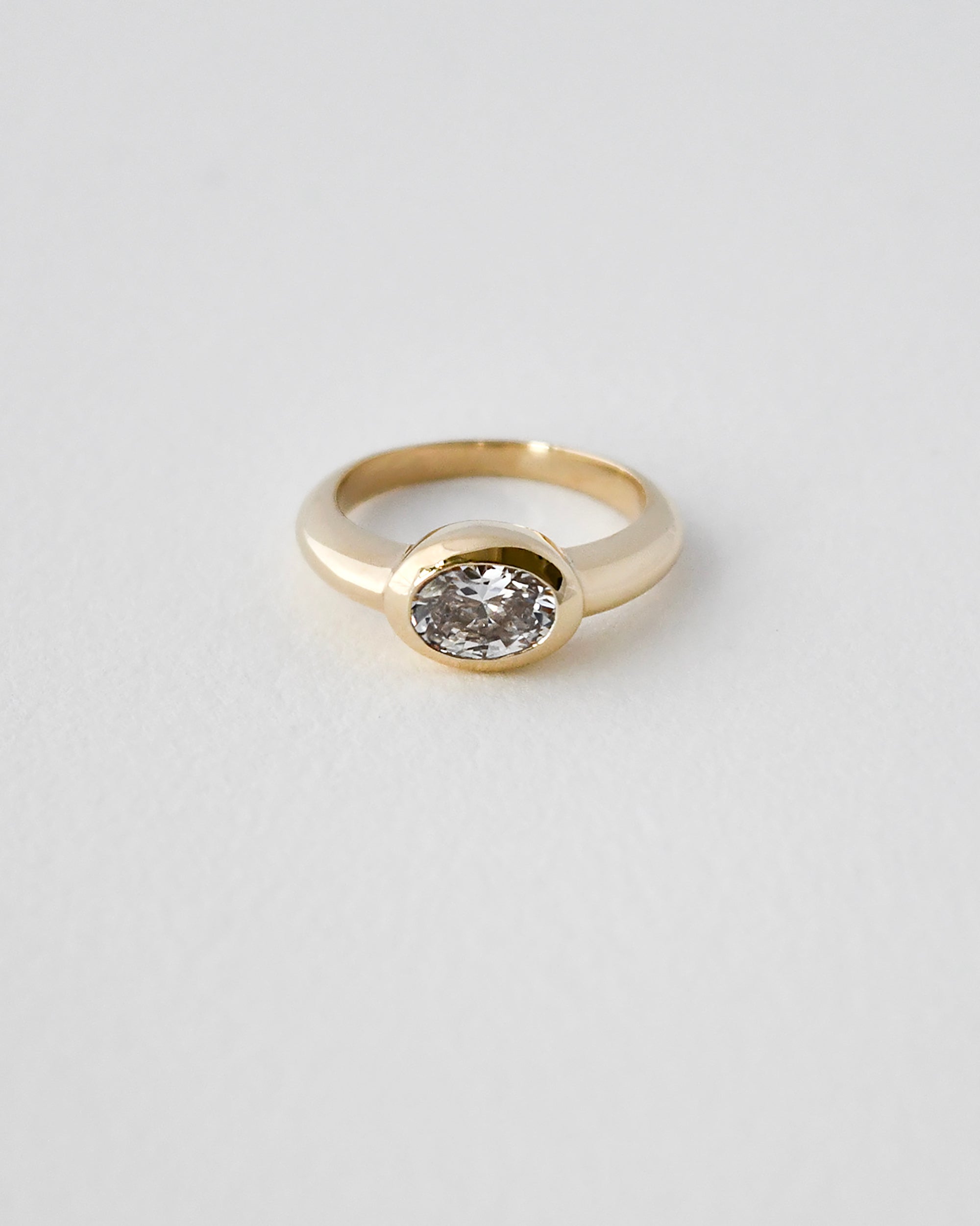 BUBBLE BEZEL SOLITAIRE