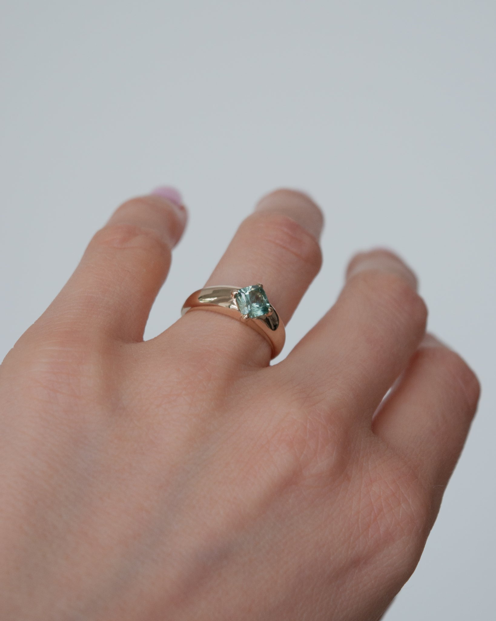 THE RENI RING | MINT GREEN MONTANA SAPPHIRE