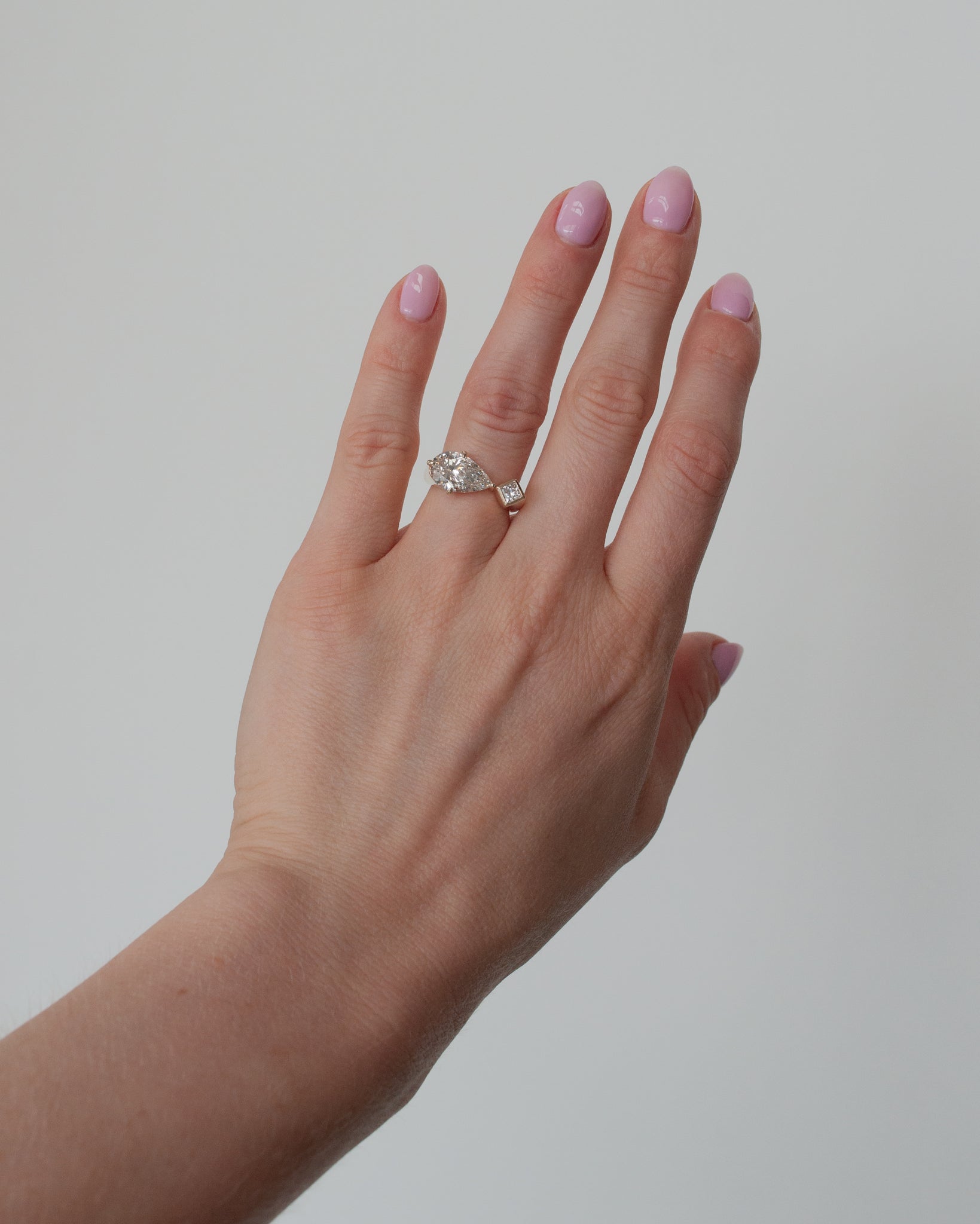 THE ASTRAPE RING | PEAR CUT TOI ET MOI