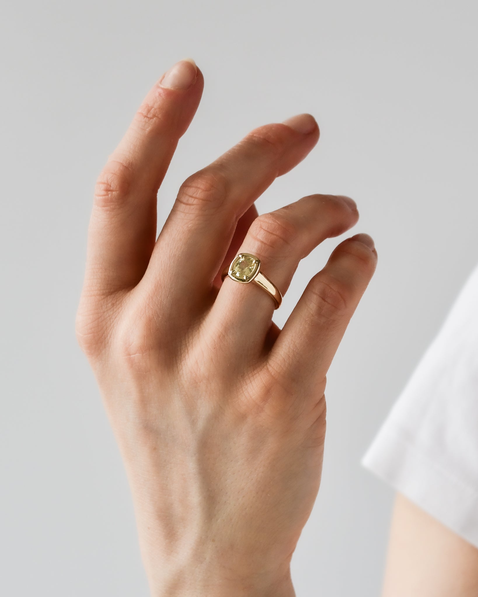 THE CARLY RING | YELLOW ELONGATED CUSHION SAPPHIRE