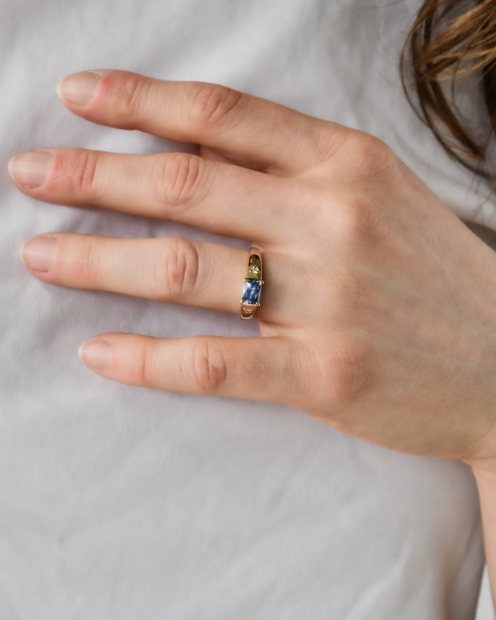 THE GAZER RING | CORNFLOWER BLUE SAPPHIRE