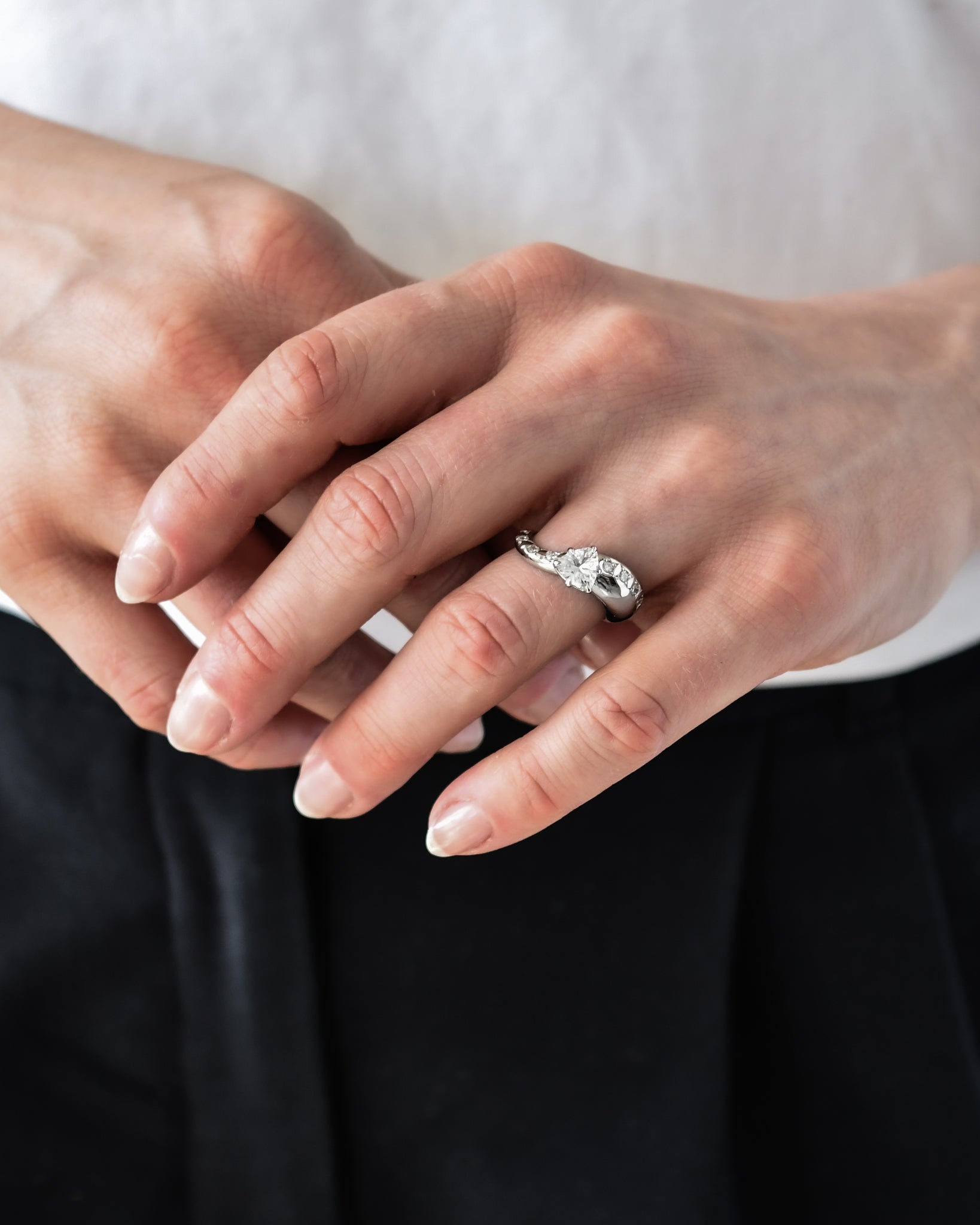 MIST RING | WHITE SAPPHIRE