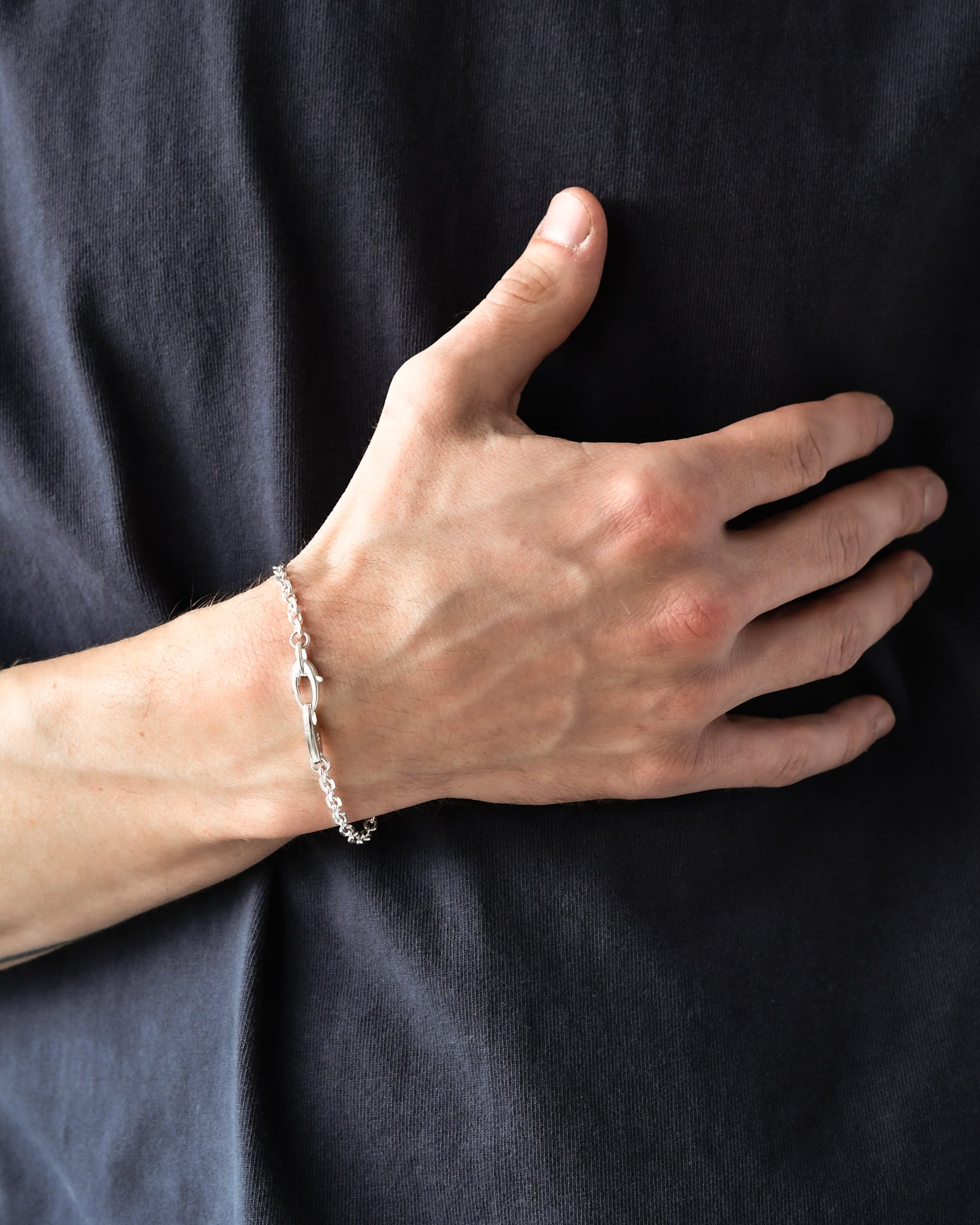 GRAVEN BRACELET