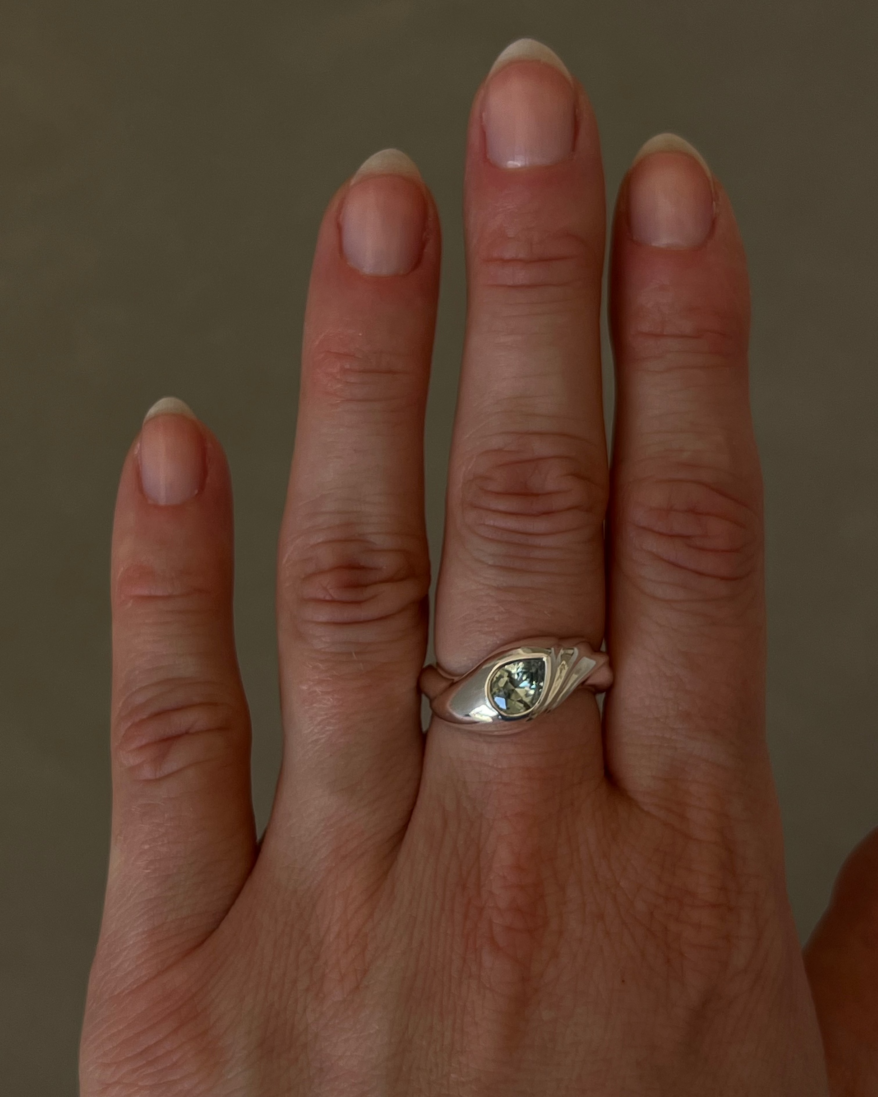 RING 101 | SOFT GREEN SAPPHIRE