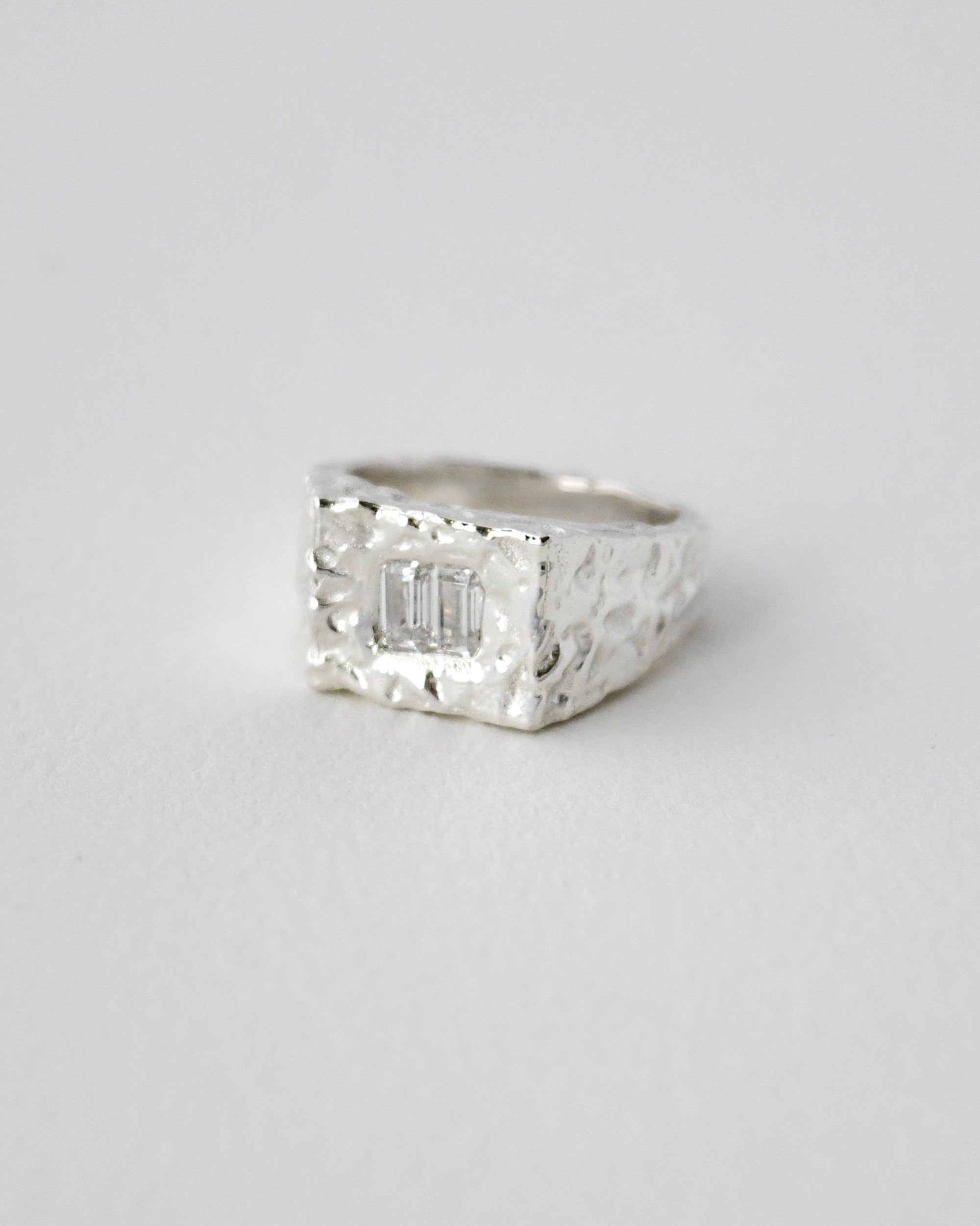 PUMICE SIGNET