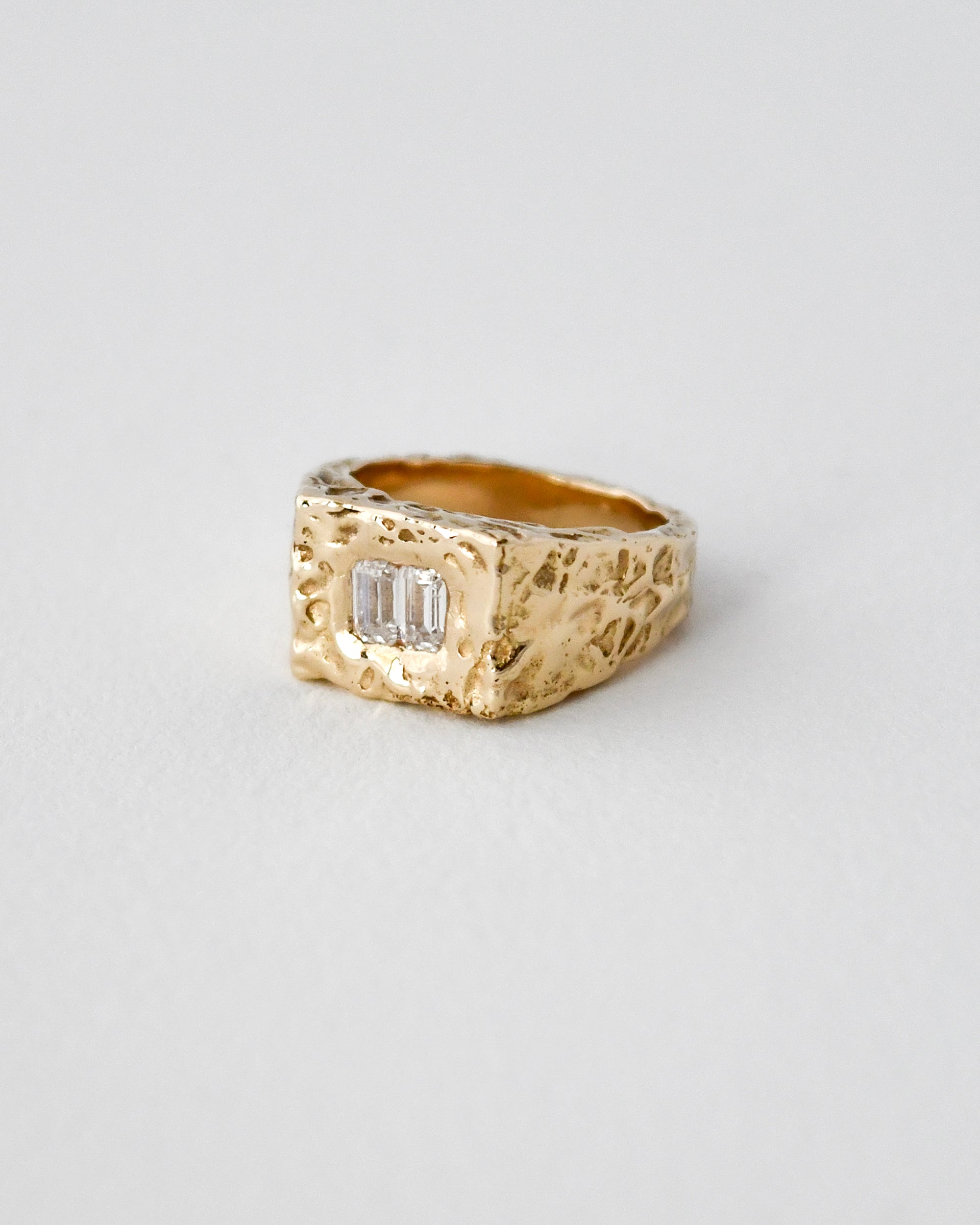 PUMICE SIGNET