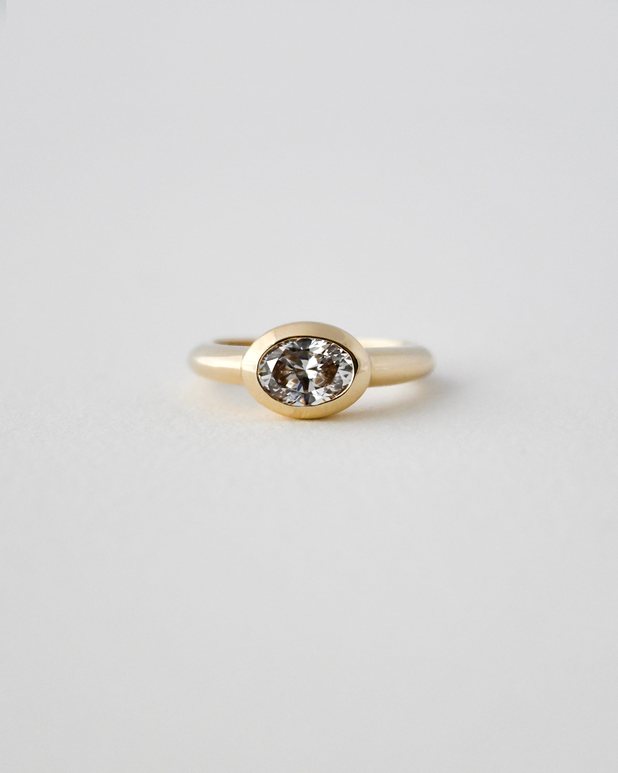 BUBBLE BEZEL SOLITAIRE