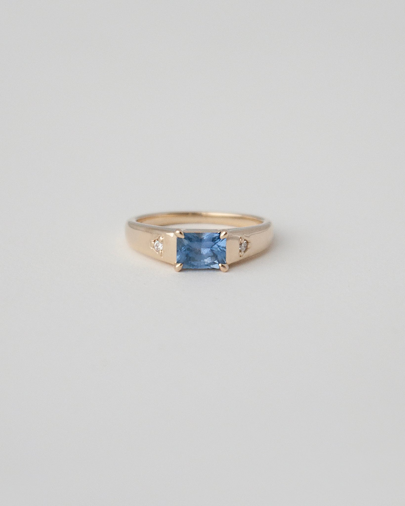 THE GAZER RING | CORNFLOWER BLUE SAPPHIRE