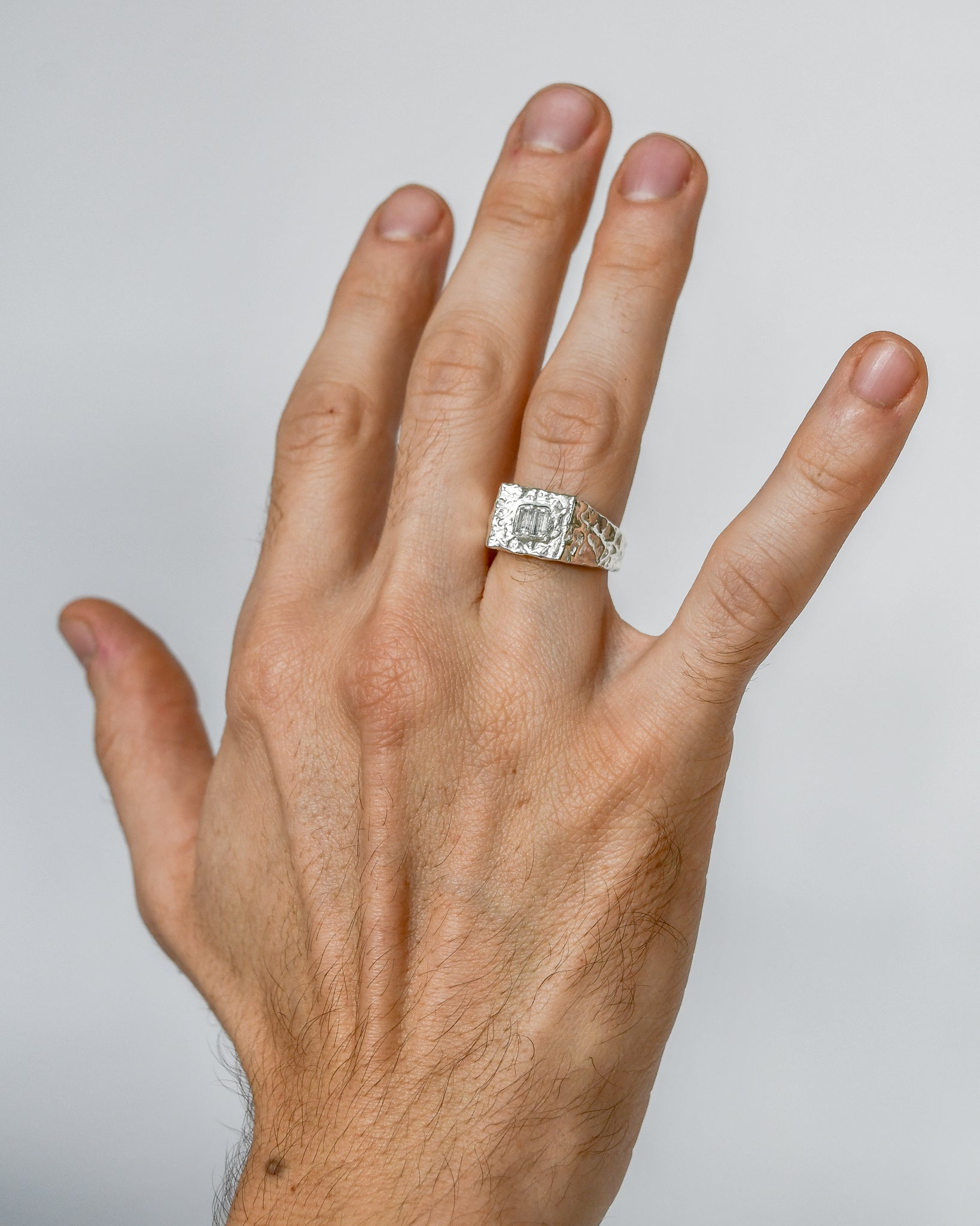 PUMICE SIGNET